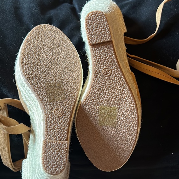 NWOB-SHELN WEDGES - Picture 8 of 10